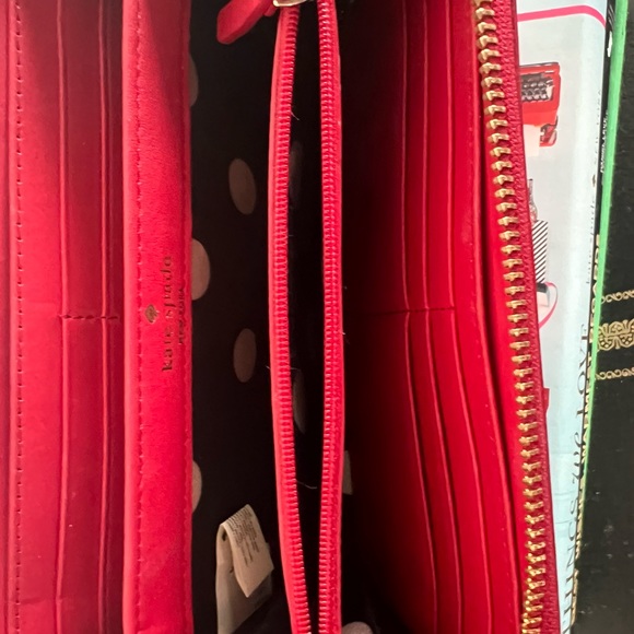Kate spade never used red patent leather, Lacey wallet with original box - Picture 2 of 5